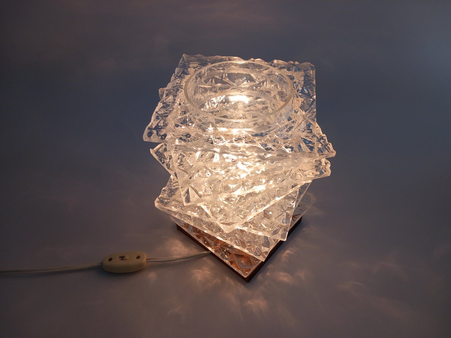 Lampade: Tischlampe 60er Jahre – Usato da Suhr venduto da Restwert_Suhr 1