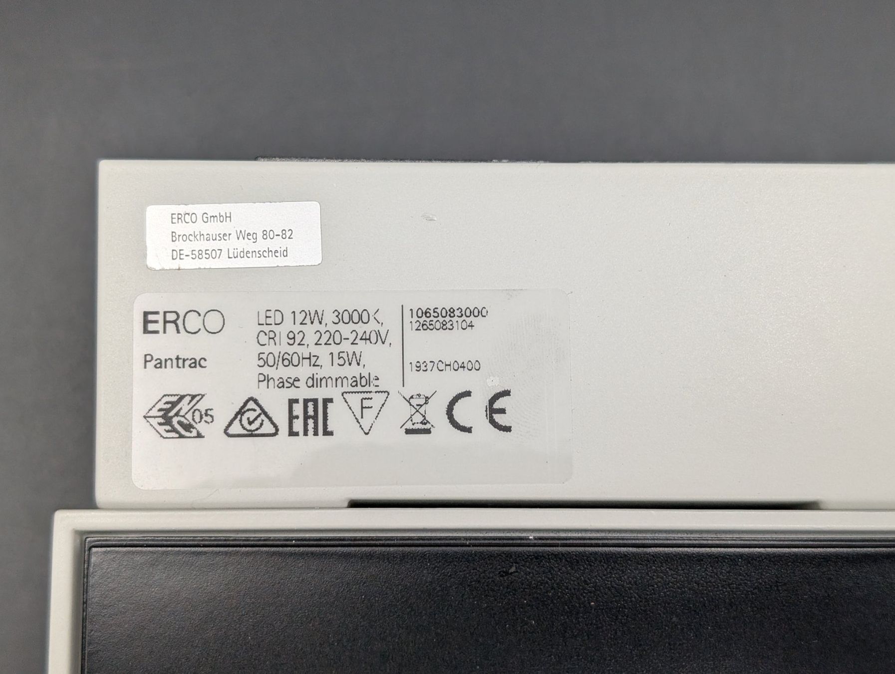 Lampade: ERCO Pantrac Deckenfluter 65083.000 – Usato da Winterthur venduto da Hint17 5