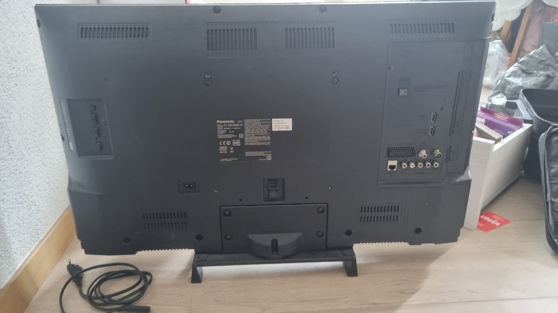 Panasonic Televisori: Téléviseur Panasonic 32" (Modèle TX-32CSW514) + télécommande – Usato da Travers venduto da Katerinaaa84 5
