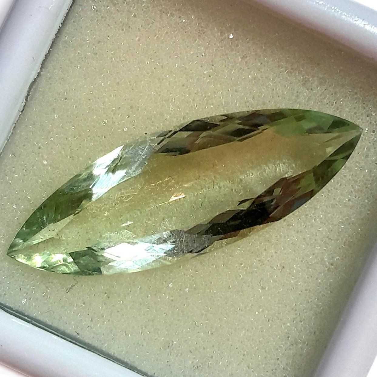 Edelsteine: Améthyste verte 9.15 ct - 28x9 mm – Neu (gemäss Beschreibung) aus Grimisuat von Valgem 2