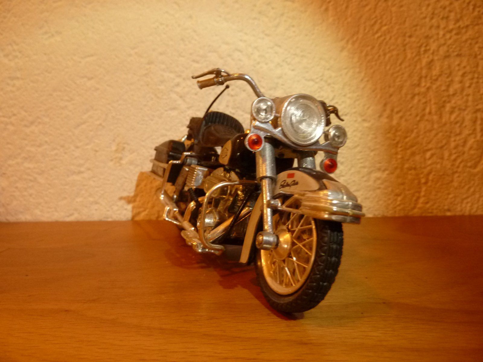 Modellautos: Harley Davidson Elektra Glide  State Police, 1:15 – Gebraucht aus Hochfelden von swissice 2