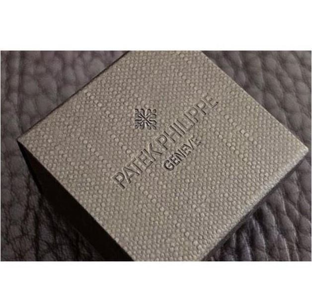 Ciondoli: Original Neuer Patek Philippe Anstecker 925 silver – Nuovo e nell'imballaggio originale da Bruettisellen venduto da Collector_Store 6