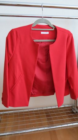 Kirschrotes Bolero-Jäckchen (neu)