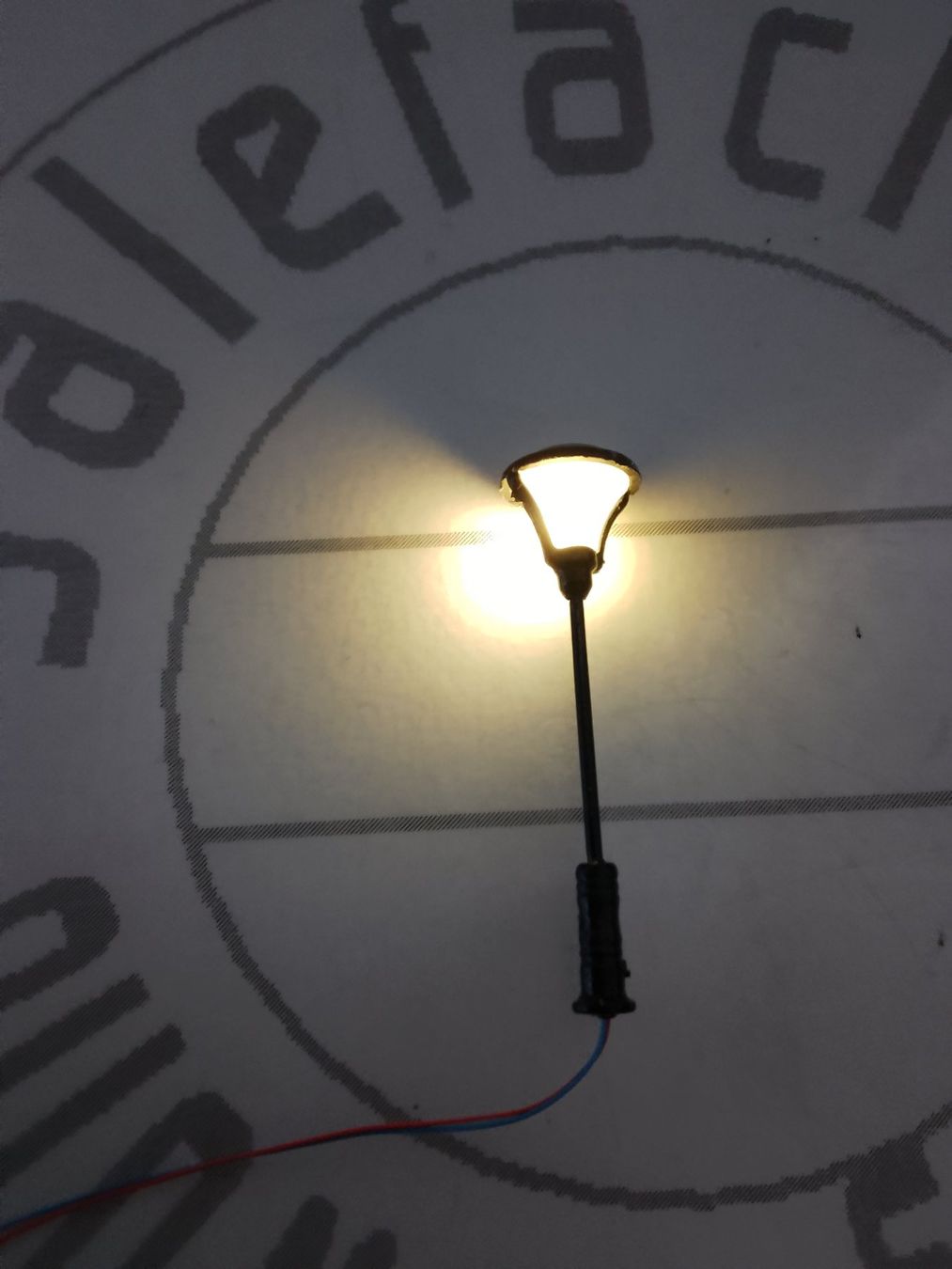 Modellini di ferrovie: Moderne LED-Laterne "Victoriaplatz"  Spur N – Nuovo (secondo la descrizione) da Luzern venduto da Salefactory