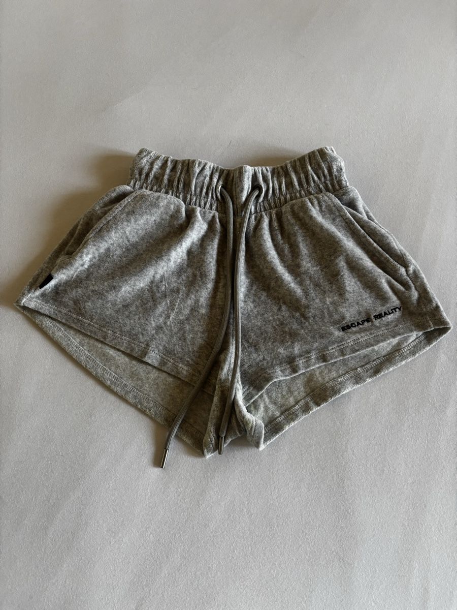 Bershka Kleiderpakete & -sets: short Bershka – Gebraucht aus Vouvry von sha_rk5q 1