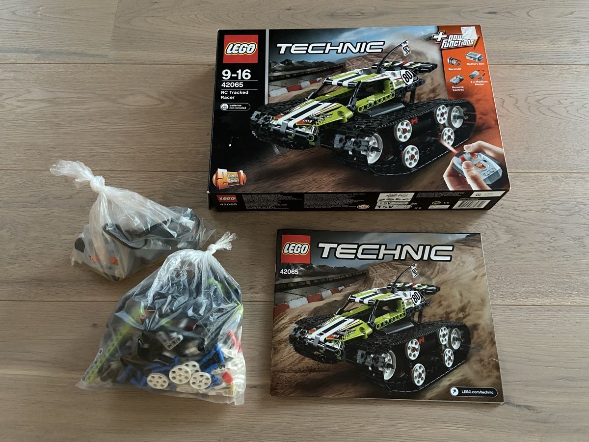 Lego Spielzeuge: LEGO Technic RC Tracked Racer Nr. 42065 – Gebraucht aus Härkingen von  1