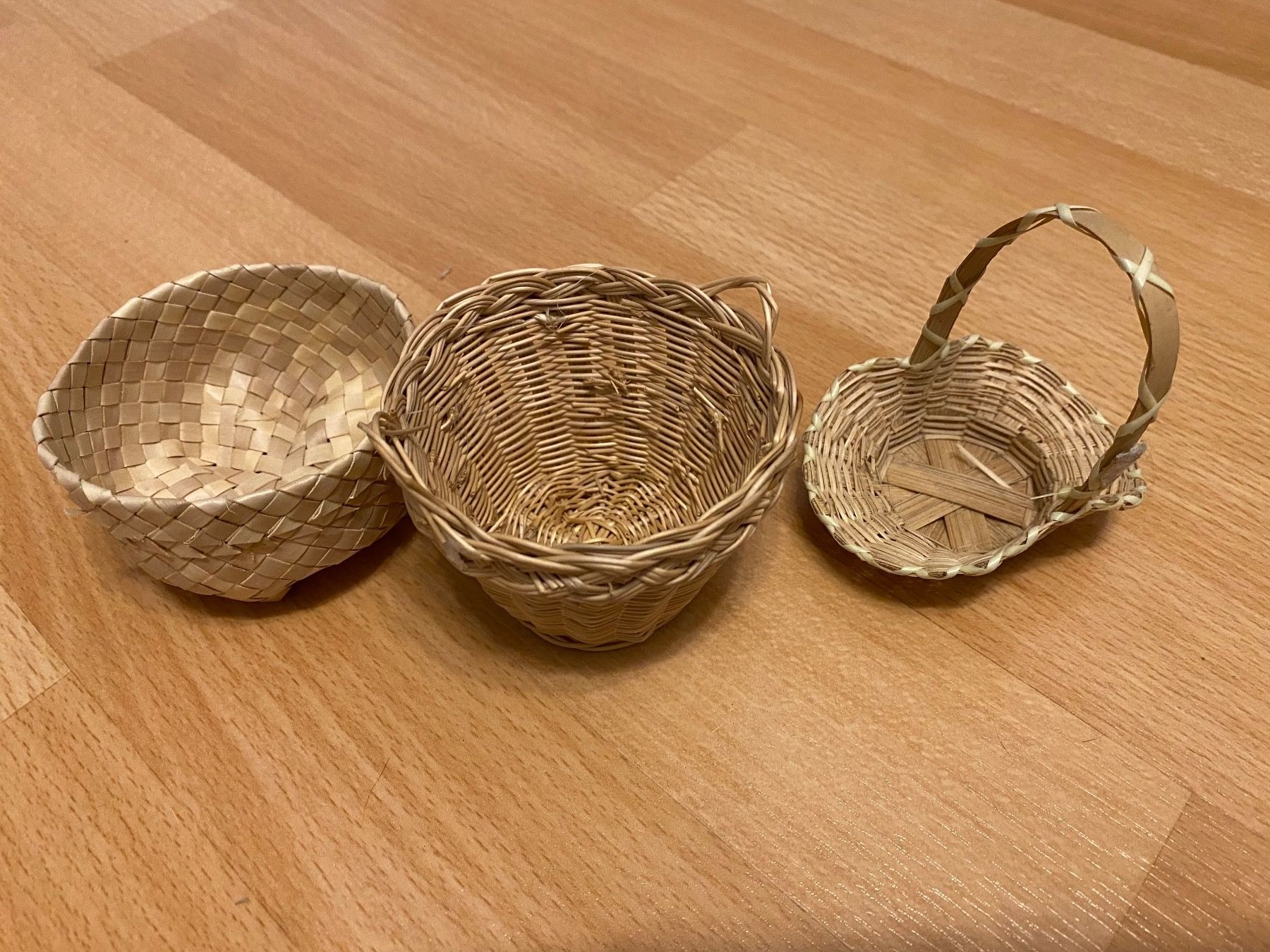 Toutes les décorations: Körbe Schwarzenberger Krippe – D'occasion à Buchrain par Sisi83