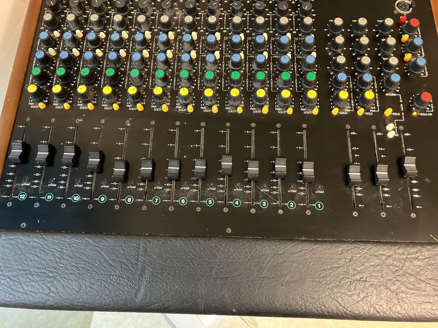 Mischpulte: Studiomaster 12-2c Mischpult – Gebraucht aus Zunzgen von  1
