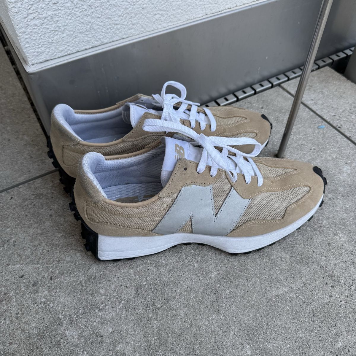 New Balance Scarpe da uomo: New Balance 327 Grösse 46.5 – Usato da Itingen venduto da JDG11 1