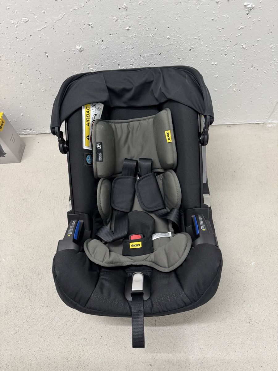Doona Sièges auto: Doona Car Seat & Stroller + Isofix Base Bundle – Neuf (Voir description) à Luzern par lor_y6tg 9