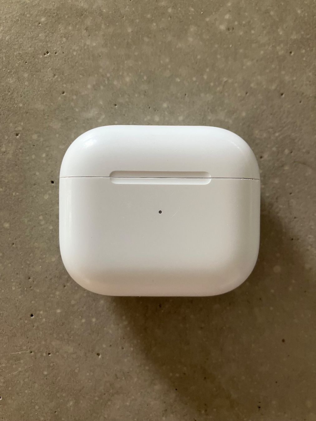 Apple Cuffie: Apple AirPods 3 Case – Usato da Lausanne venduto da mr.v 1