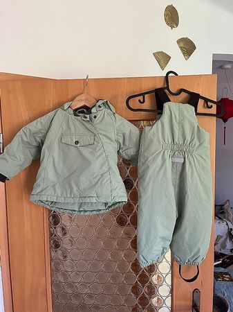 Winterjacke und Schneehose von MINI A TURE