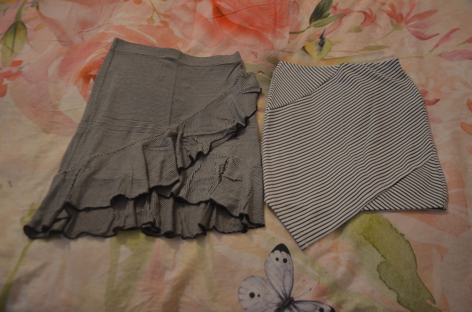 Vestiti & Gonne: TAILLE XS - 2 JUPES – Usato da Chiasso venduto da Dolly015