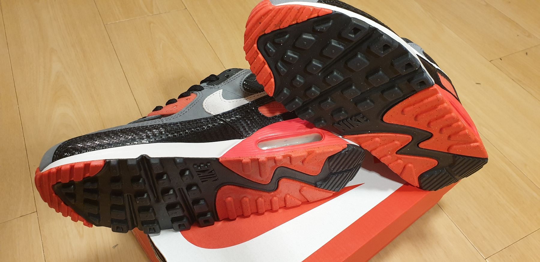 Nike Scarpe da uomo: Nike Air Max 90 Premium GR. 40 Neu mit Verpackung – Nuovo e nell'imballaggio originale da Val D Illiez venduto da SnowRoof 3
