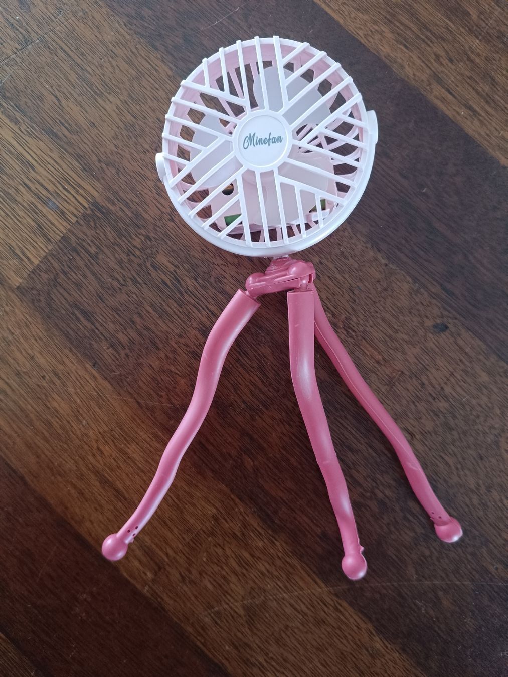 Ventilatoren: Mini Ventilator pink mit Stativ - Neu – Neu und originalverpackt aus Wallisellen von carla2309