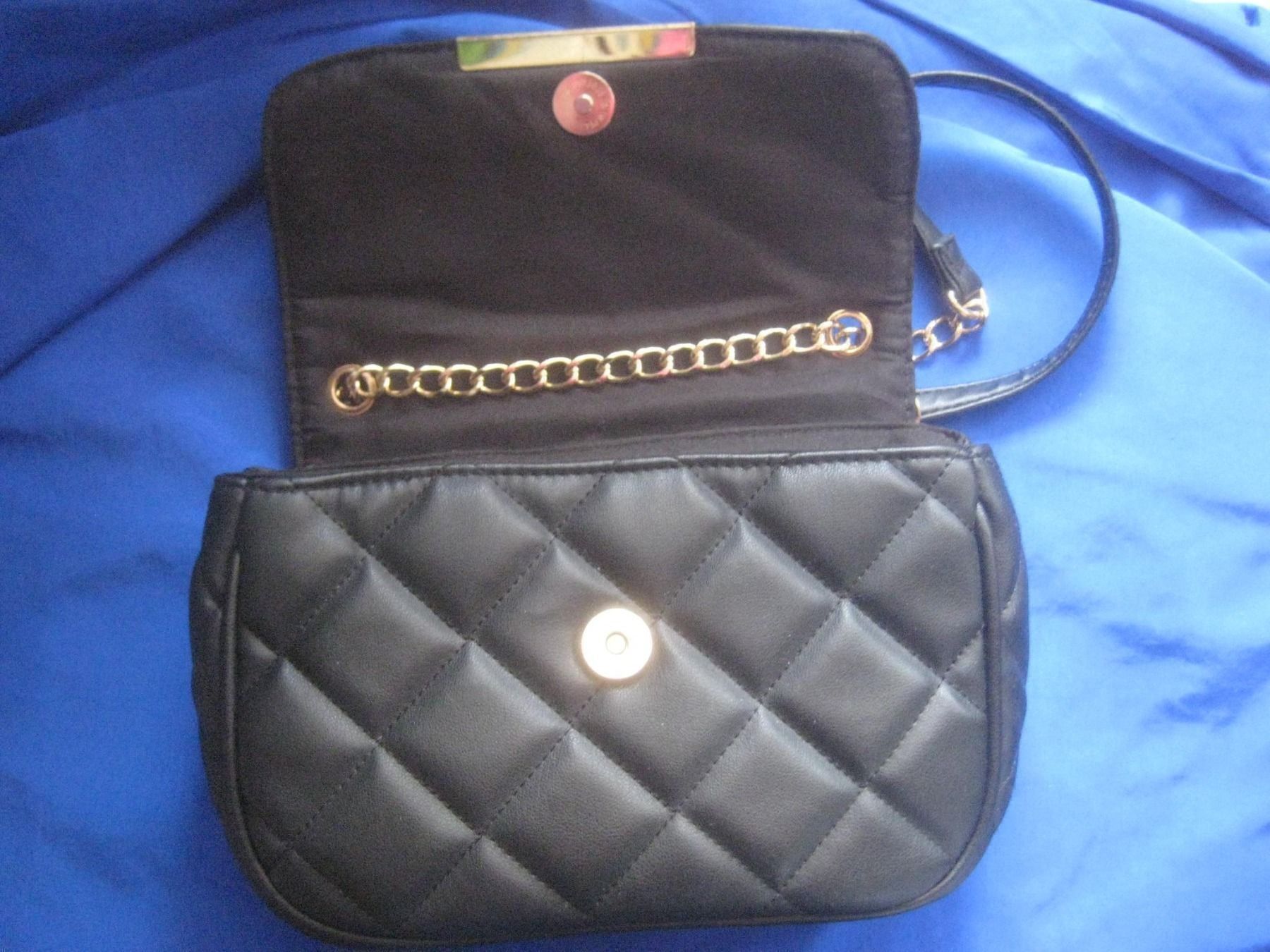 Borse da donna: UMHÄNGE HANDTASCHE – Usato da Uster venduto da flocke1 4