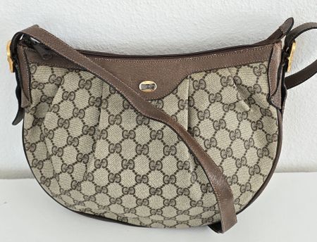 Gucci Vintage Oval Umhängetasche aus Leder Braun/Grau 