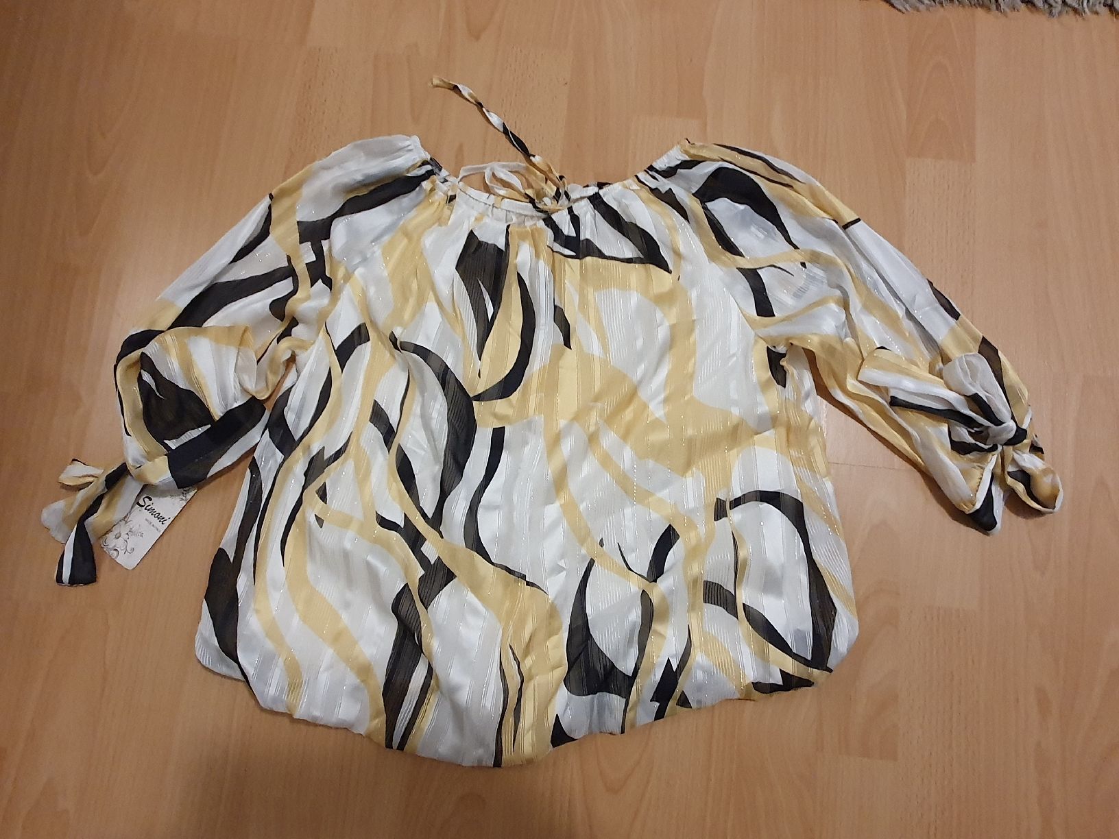 Camicette: neue Bluse – Nuovo e nell'imballaggio originale da St. Gallen venduto da 1811123 1
