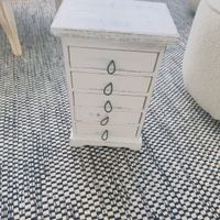 Weisses Vintage-Nachttischli mit 5 Schubladen, Top!
