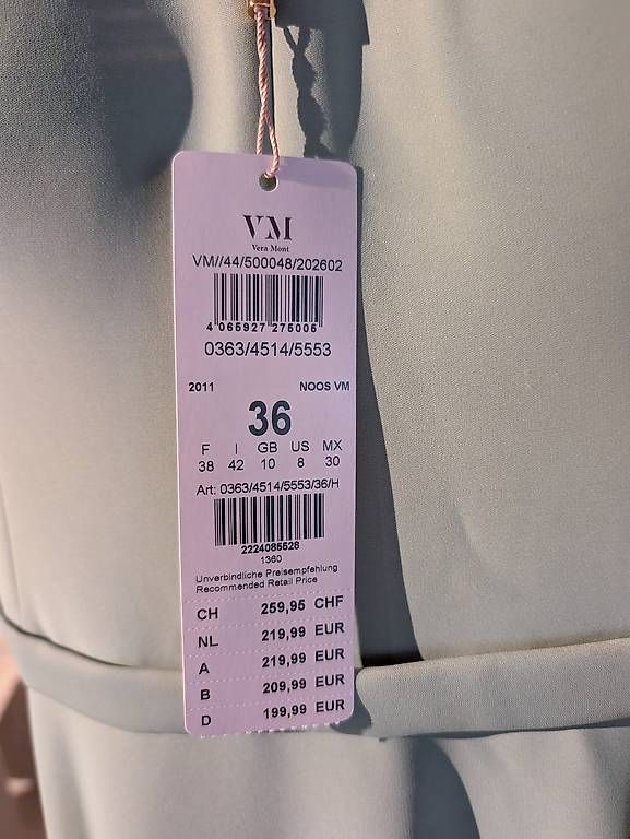 Kleider: Ballkleid neu – Neu und originalverpackt aus Thun von nin_wh8l 1