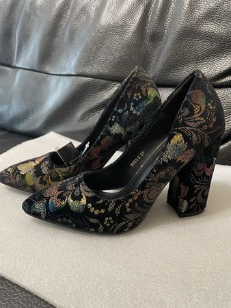 Escarpins TATA noir floral talons aiguilles 37 Neuve