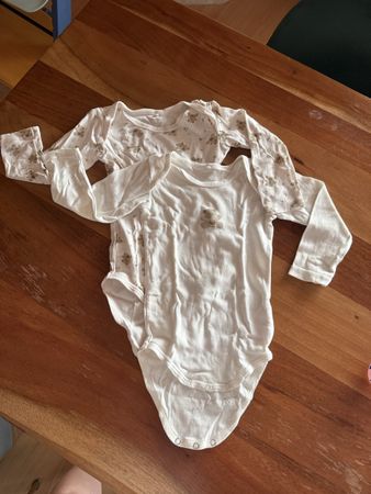 Body mit Bärenmotiv von Name It Grösse 92, 2er-Set