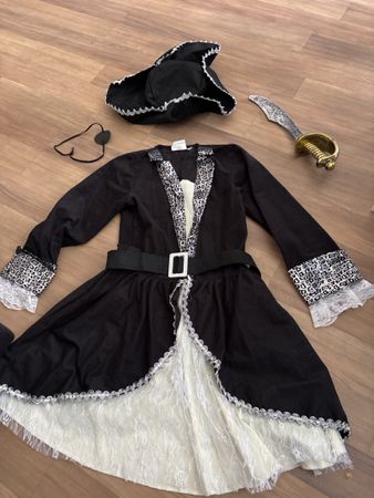 Piratenkostüm Gr. 10–12 Jahre – 4-teilig