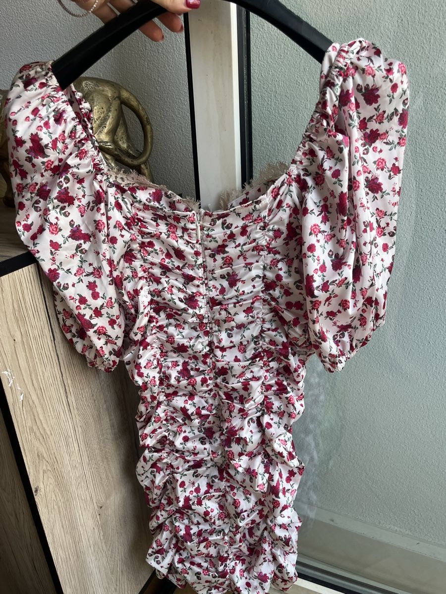 Robes: For Love & Lemons – D'occasion à Zürich par wen_v6fz 3