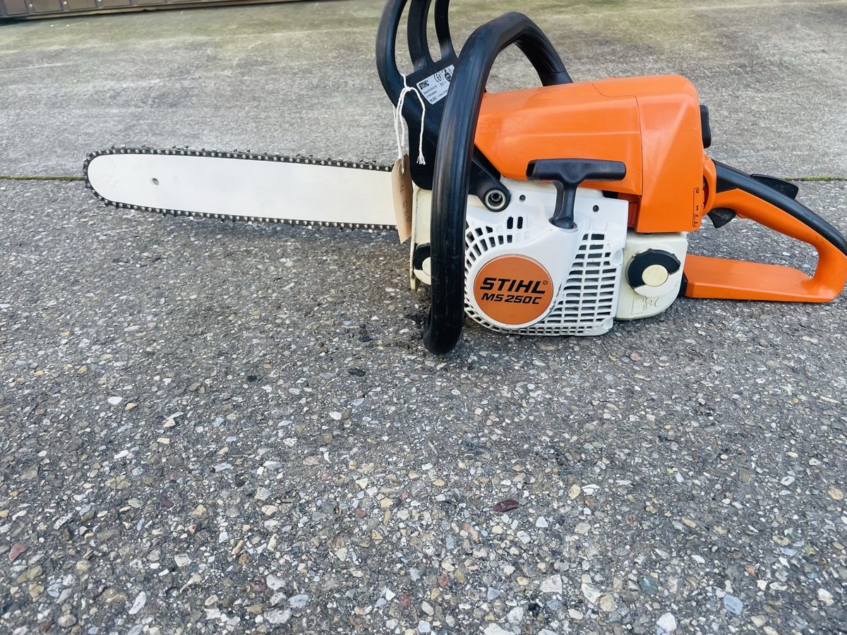 Stihl Seghe: Motorsäge Stihl MS 250C – Usato da Würenlos venduto da Shop_Shop 1