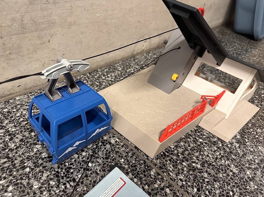 Playmobil Giocattoli: Playmobil 9830 Seilbahn – Usato da Schwerzenbach venduto da ghettojutee 2