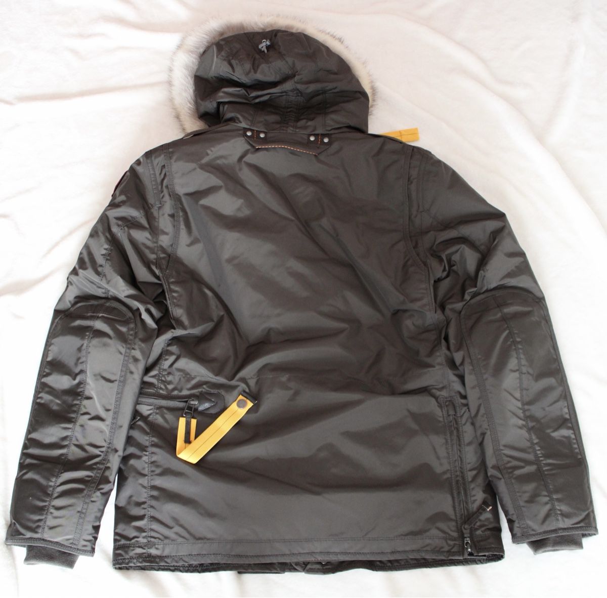 Parajumpers Giacche: Parajumpers Gris – Nuovo (secondo la descrizione) da Essertines-Rolle venduto da Nono_1802 1