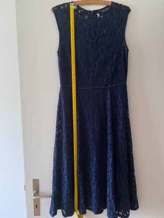 Damen Kleid aus Spitze dunkelblau knielang guter Zustand