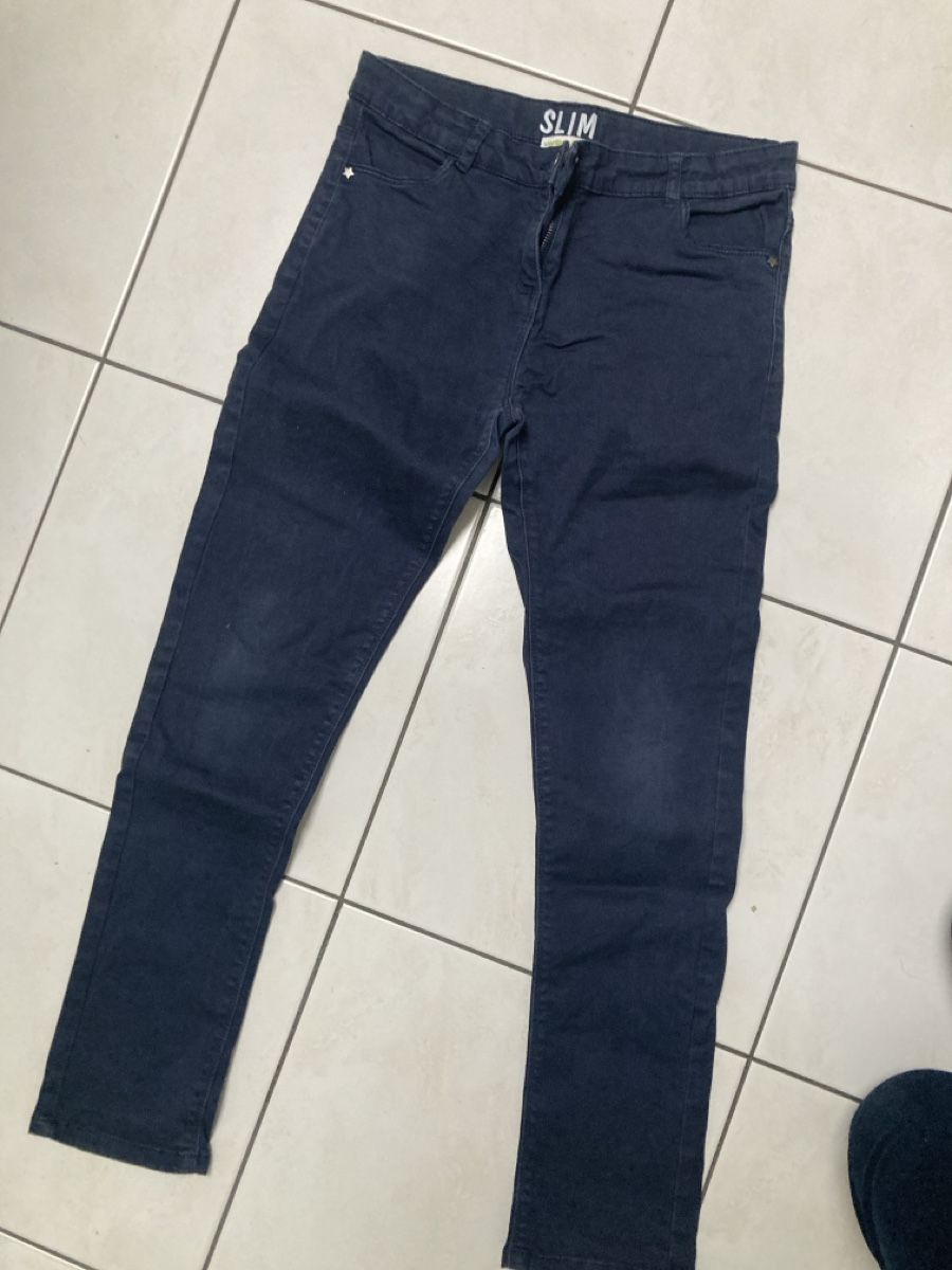 Pantaloni: Mädchenhose in dunkelblau – Usato da Umiken venduto da hope2008
