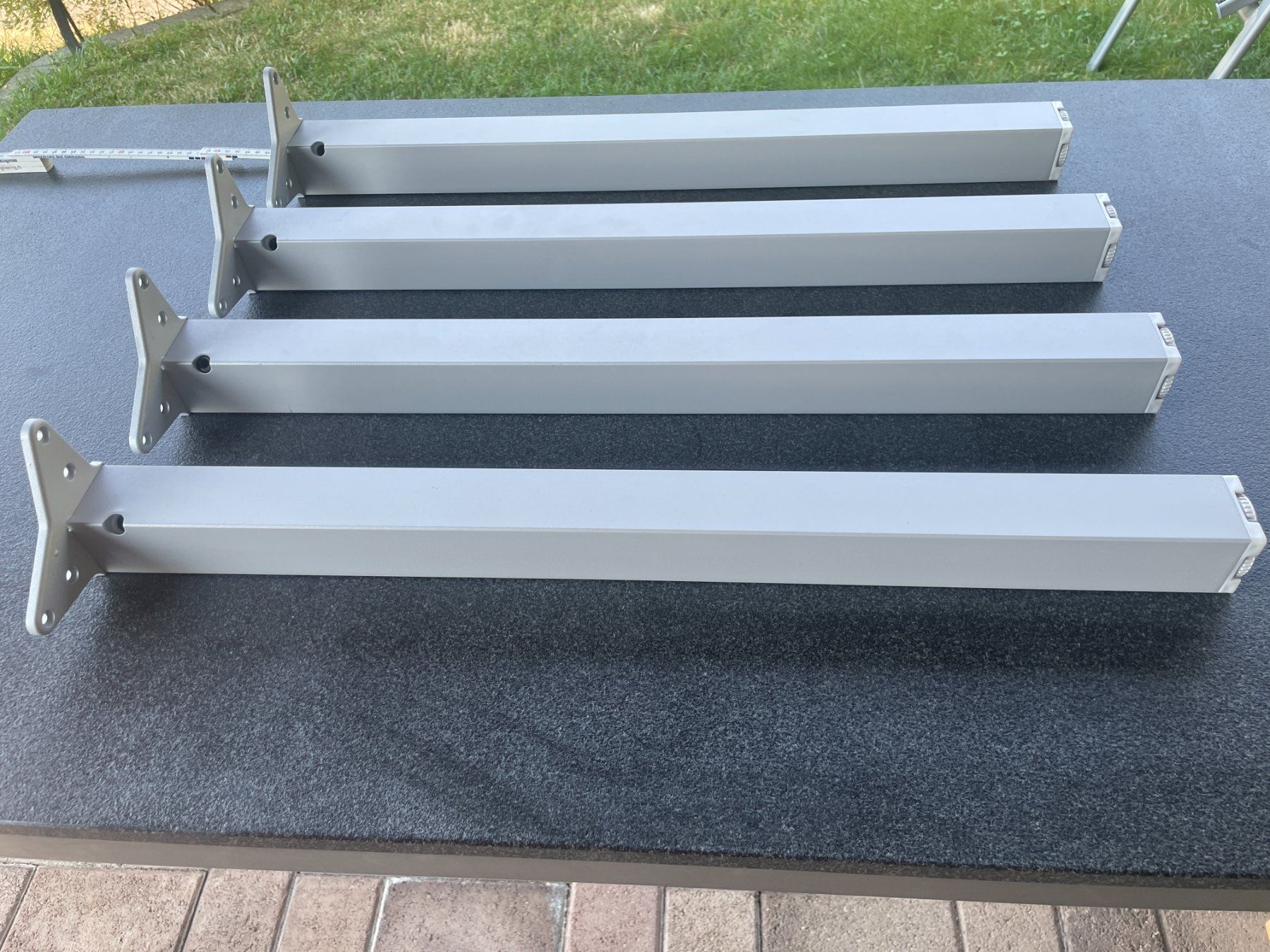 Altri mobili: Aluminium‑Tischbeine, – Usato da Schmerikon venduto da die_8b8m 6