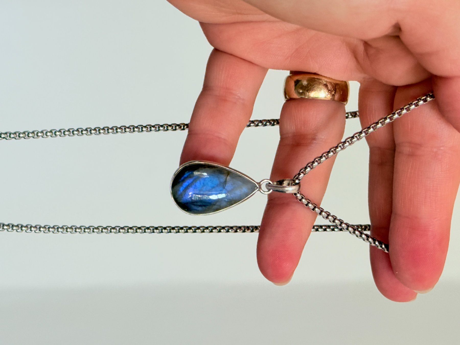 Catenine: Fashionable labradorite necklace – Nuovo e nell'imballaggio originale da Genève venduto da AGBERG 1