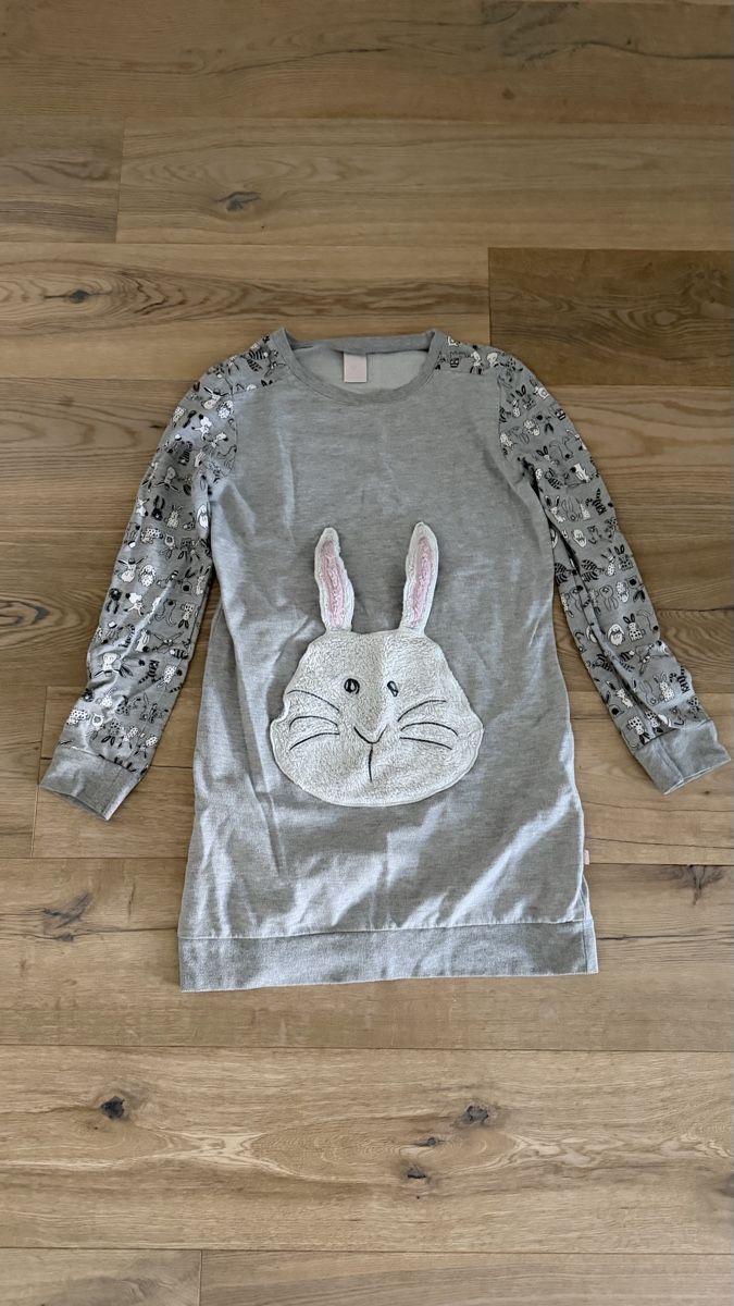 Maglioni & Felpe: Mädchen Pullover Grau Langarm mit Hasenprint Grösse M – Usato da Zürich venduto da ann_99s6