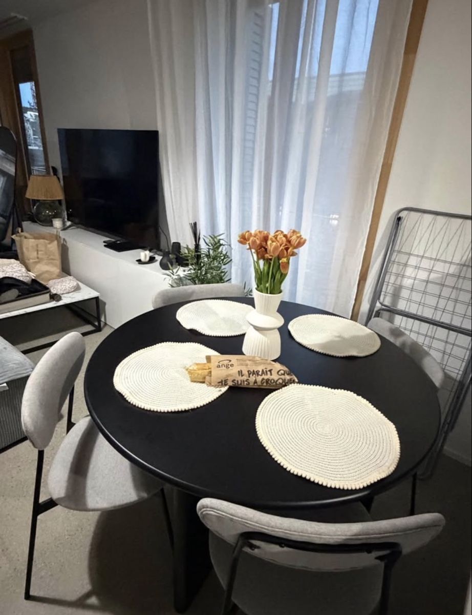 Tische: Table et chaises excellent état – Neu (gemäss Beschreibung) aus Crissier von ara_wr6m