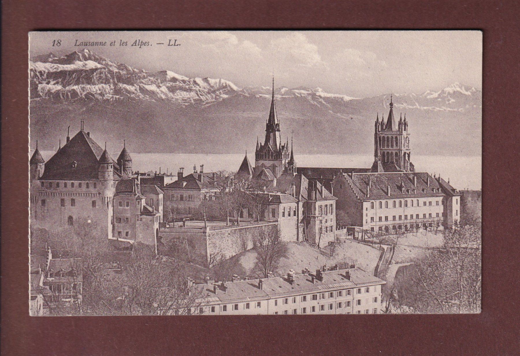 Ansichtskarten: LAUSANNE - Cathédrale et Château – Gebraucht aus Pully von nicecards