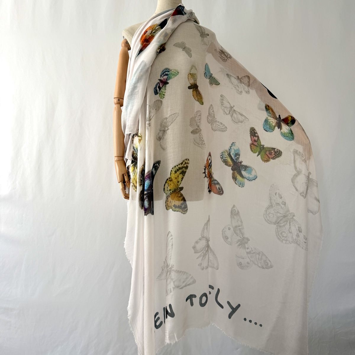 Faliero Sarti Foulard & Sciarpe: FALIERO SARTI Scarf – Usato da Emmen venduto da Avviivva_Com2023