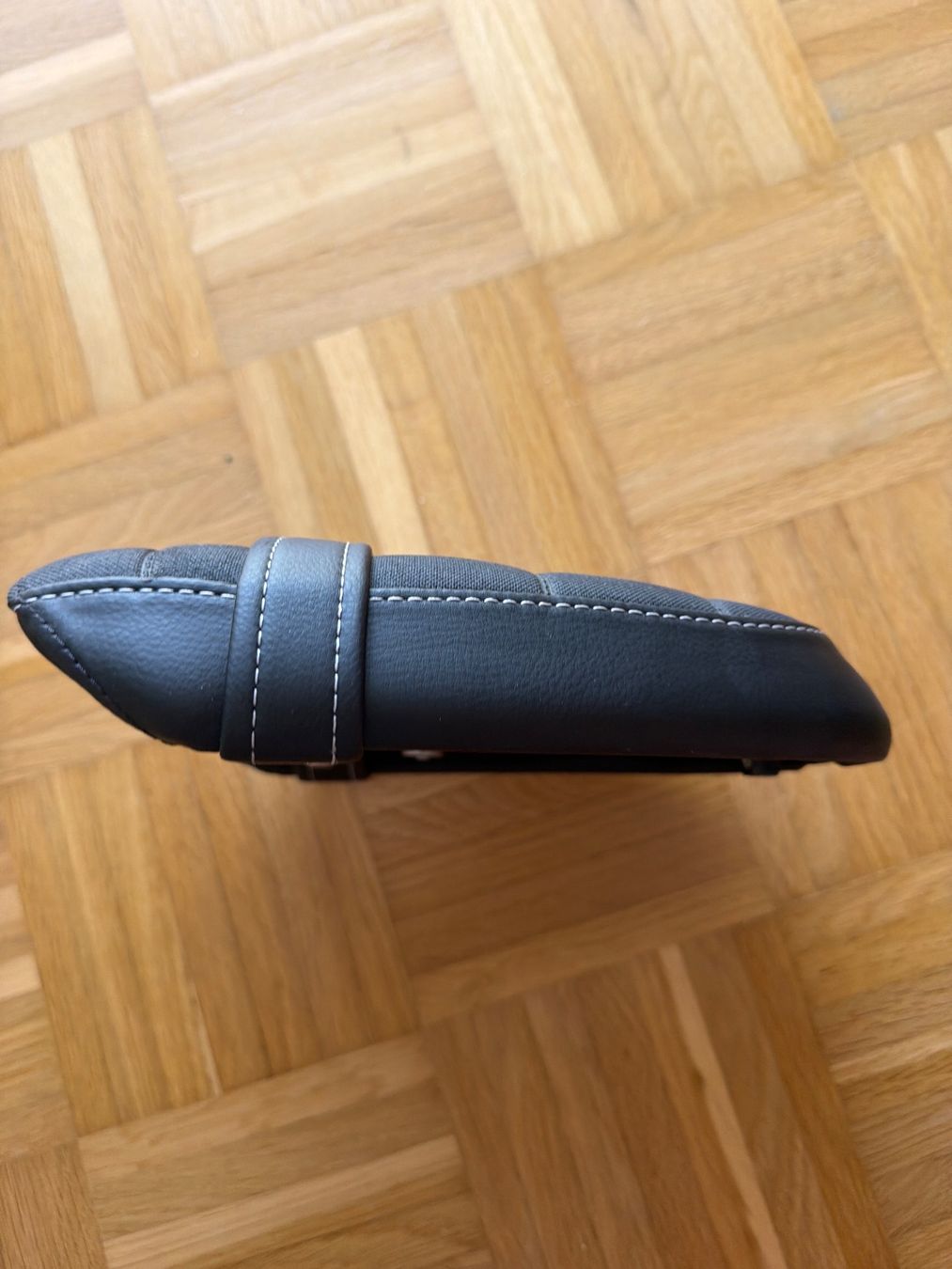 Triumph Tutti i ricambio per moto: Triumph Soziussitz Modell 2306479 Neu – Nuovo (secondo la descrizione) da Amriswil venduto da Sieb_Zone 2