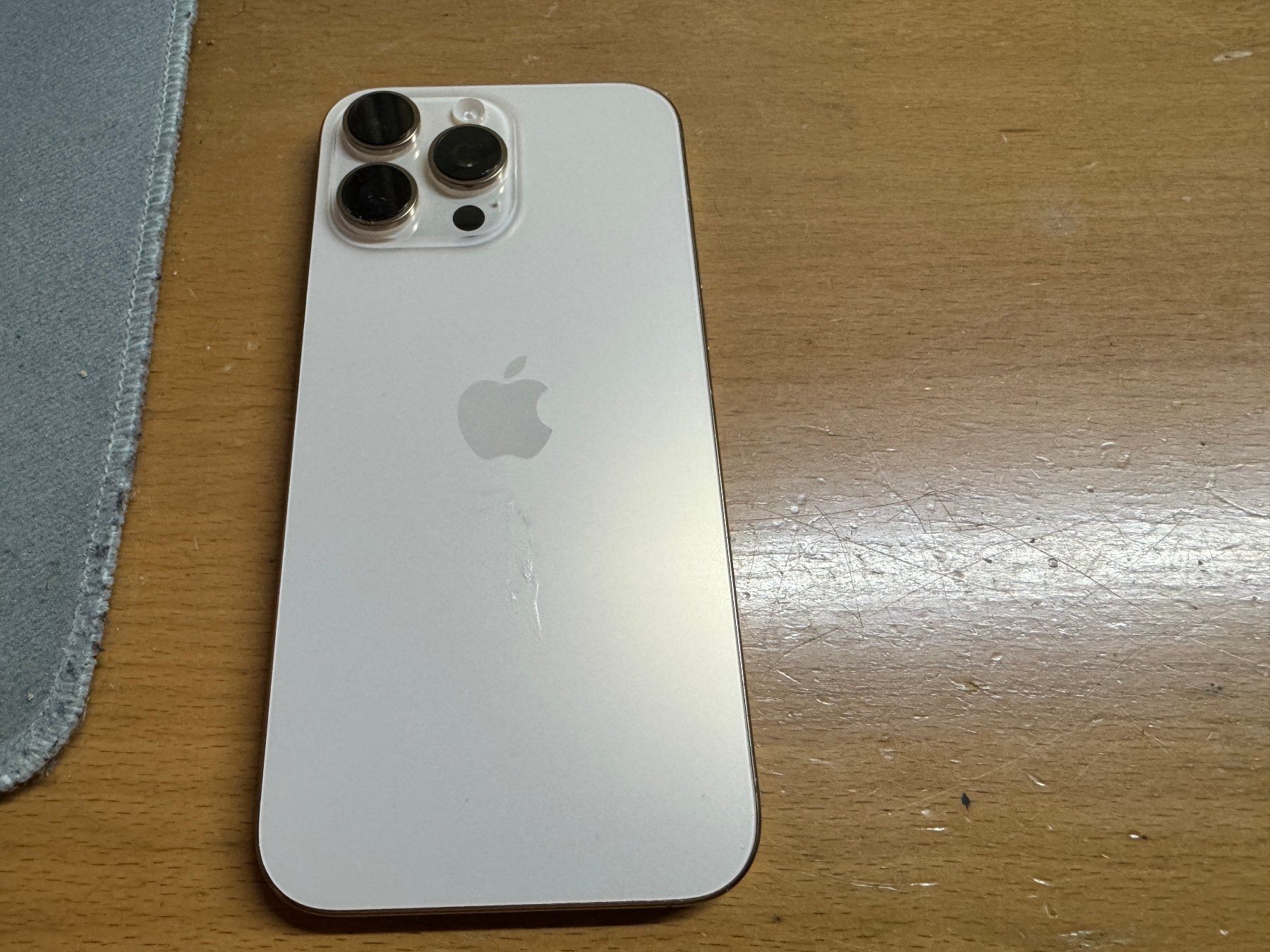Apple Handys / Smartphones: Iphone 16 Pro Max 256Gb – Gebraucht aus Au SG von bah_6f5w 1