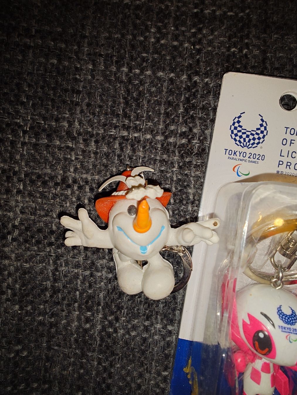 Portachiavi: 4 porte clés figurines mascottes olympiques – Usato da Genève venduto da arnoo 2