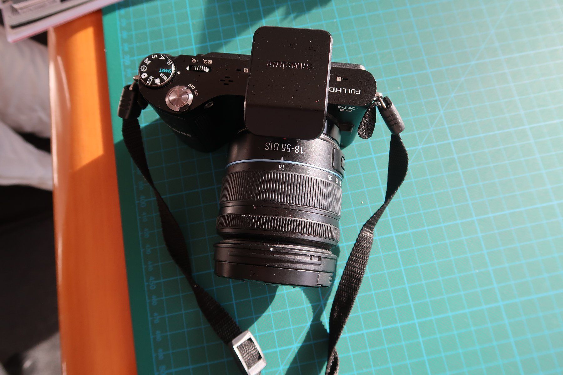 Samsung Fotocamera: Samsung Digitalkamera  NX 210 – Usato da Bottmingen venduto da PeterGuyer