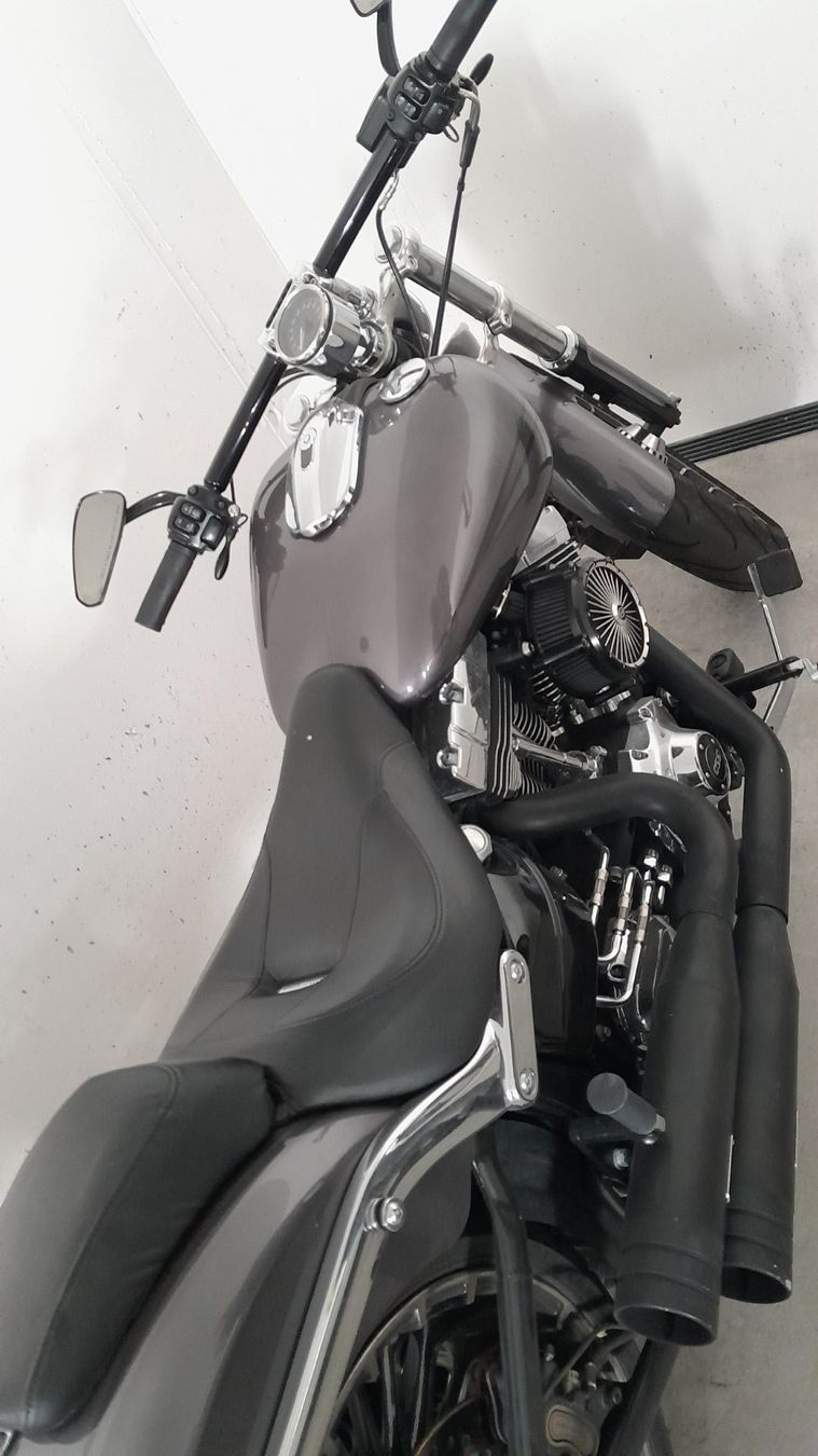 Harley-Davidson Chopper: Harley-Davidson FXSB 103 – Usato da Dagmersellen venduto da Betreibungsamt_DWW 2