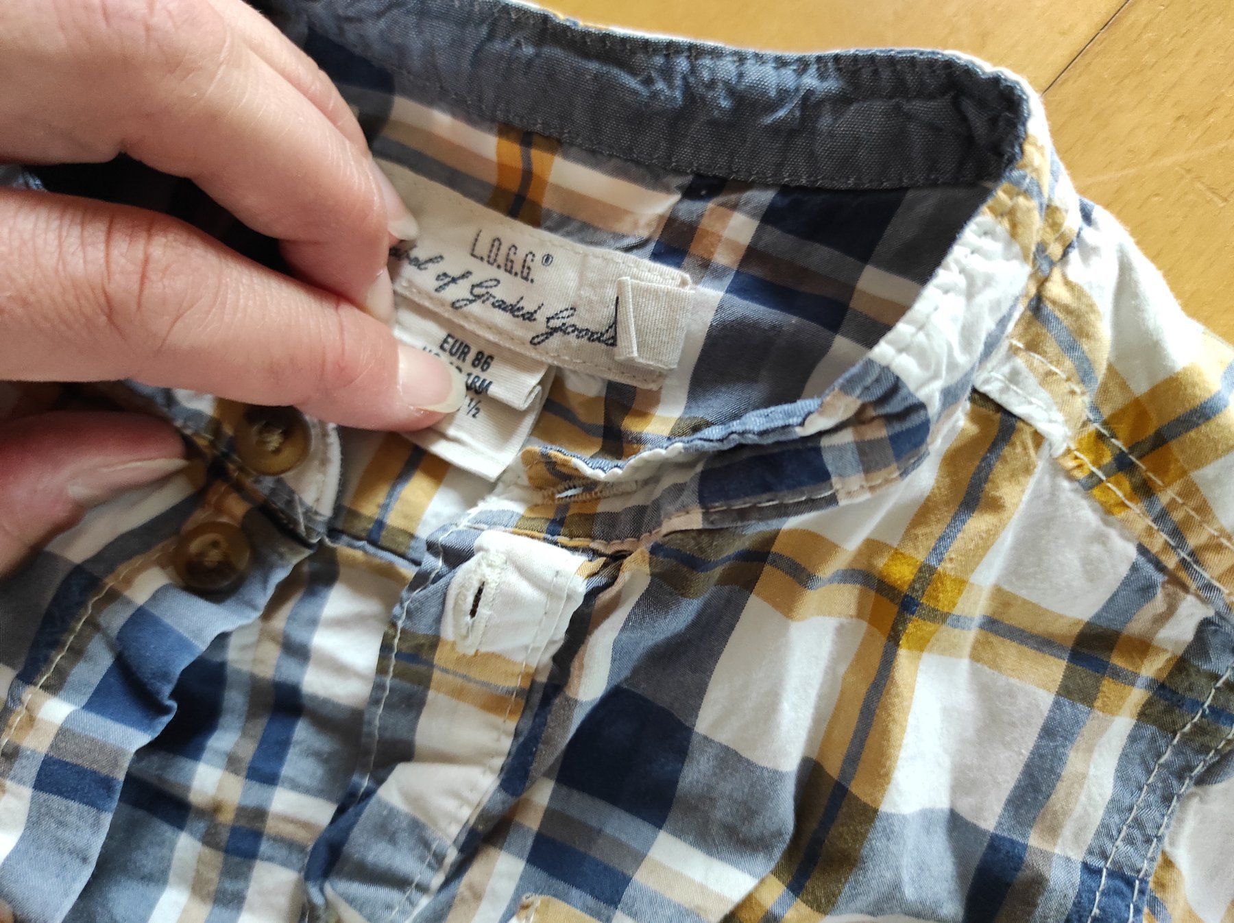 Camicie, T-shirt & Polo: 2 Kinderhemden – Usato da Effretikon venduto da MarthaK. 1