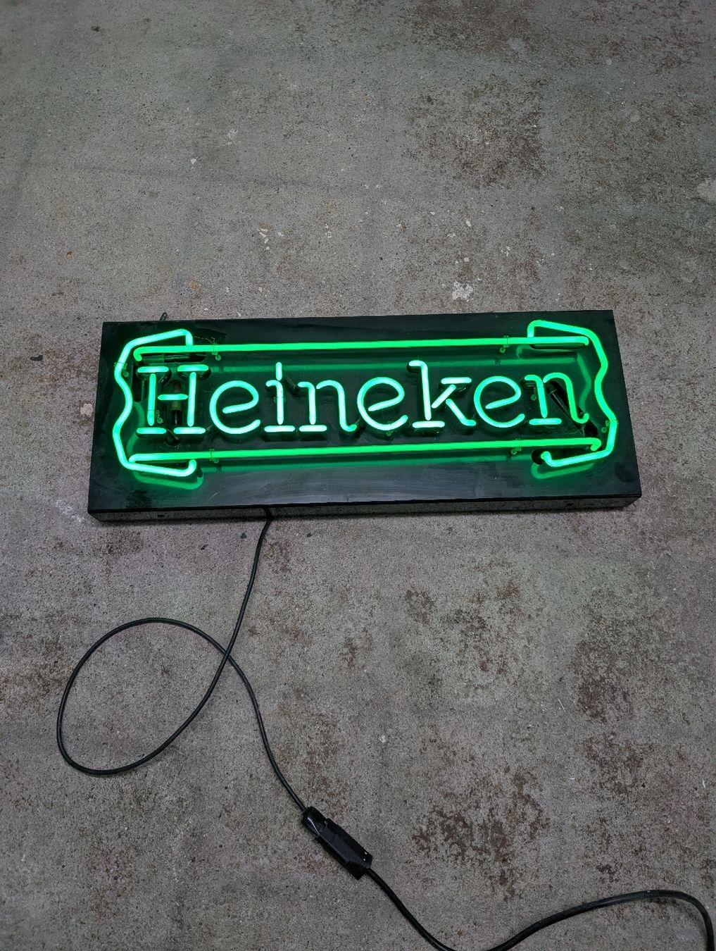 Lampade: Heineken Neon Leuchtreklame – Usato da Ilanz venduto da fruitdude
