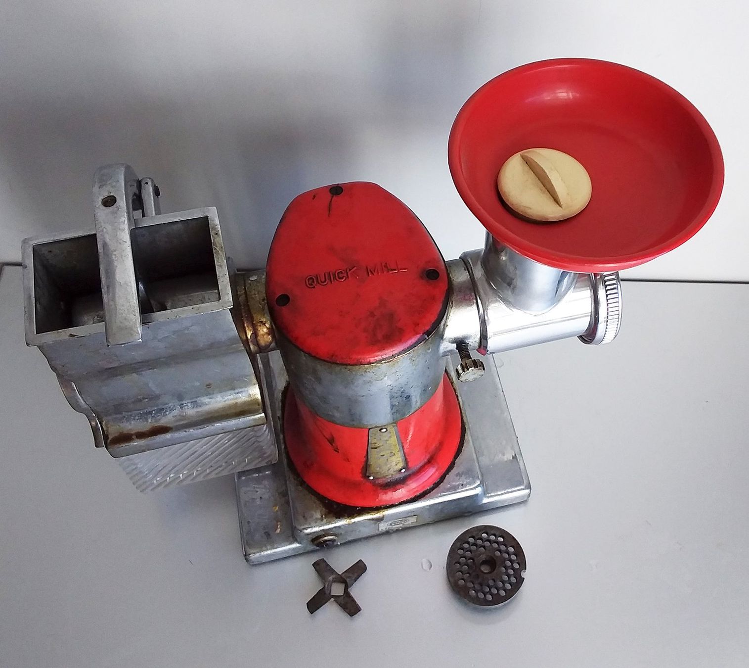 Quick Mill Elettrodomestici da cucina: Raro e vecchio Quick Mill completo - tritacarne e grattugia – Difettoso da Lugano venduto da Maurizio_Collector 5