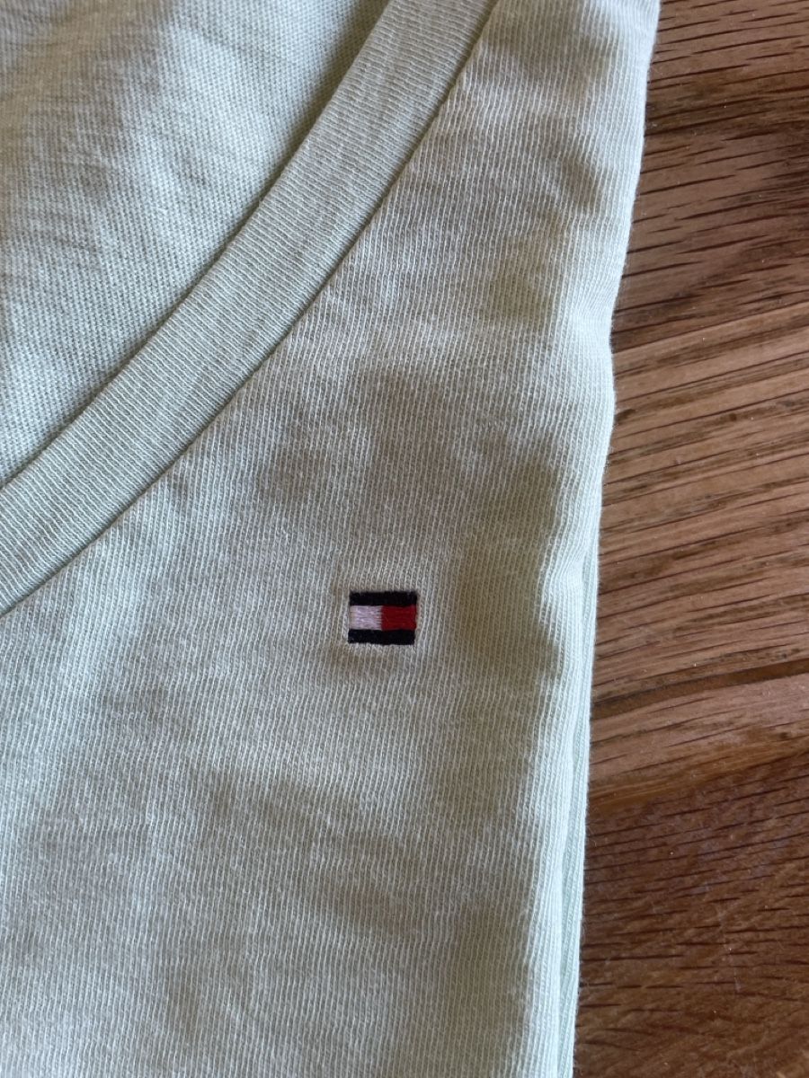 Tommy Hilfiger T-shirt: T-Shirt Tommy Hilfiger – Usato da Freidorf TG venduto da ibipatria 2