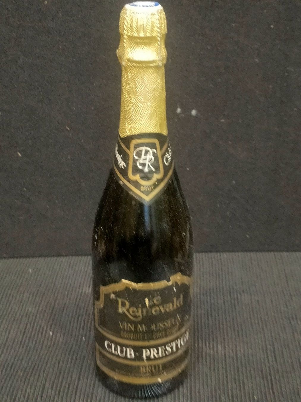 Vino: LE REINEVALD VIN MOUSSEUX – Nuovo (secondo la descrizione) da Genève venduto da Leboucheoreilles