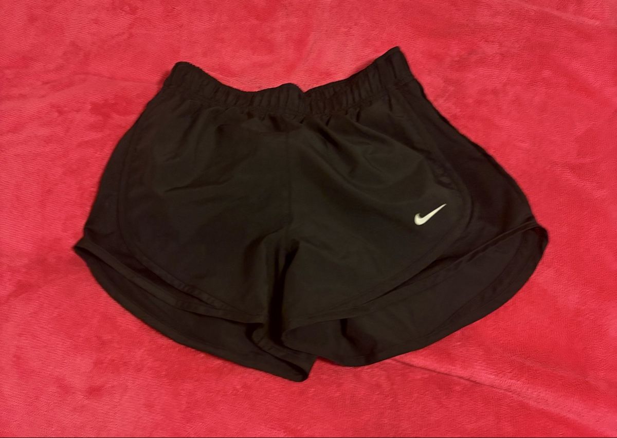 Nike Pantaloni: Sporthose – Nuovo (secondo la descrizione) da Geroldswil venduto da ali_rpw6